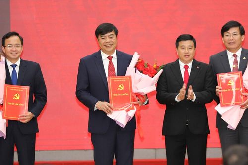 Lâm Đồng điều động, bổ nhiệm 10 cán bộ lãnh đạo