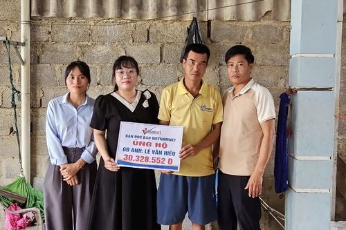 Trao hơn 30 triệu đồng đến người đàn ông bị ung thư máu ở Quảng Trị