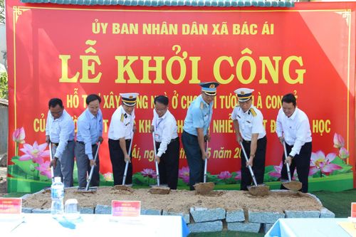 Hải quân xuất quân thi công xây dựng nhà ở hỗ trợ gia đình chính sách
