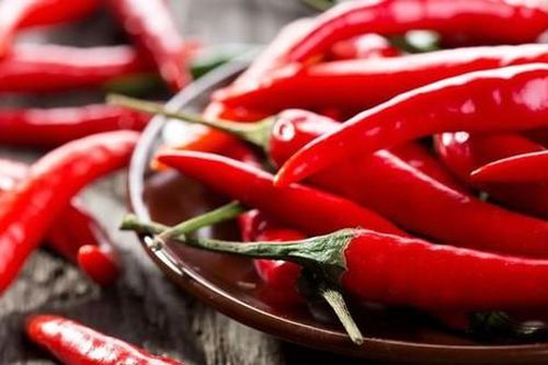 Ăn ớt 3 bữa mỗi ngày, người đàn ông 56 tuổi xuất hiện dấu hiệu 'lạ'