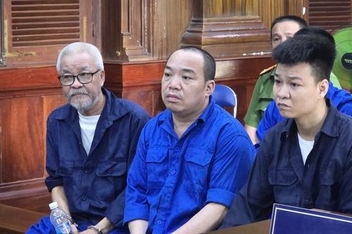 Hai cha con bị tuyên án tù vì cưỡng đoạt tài sản của CSGT