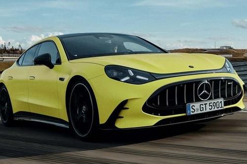 AMG tổ chức cho khách hàng lái thử siêu xe điện