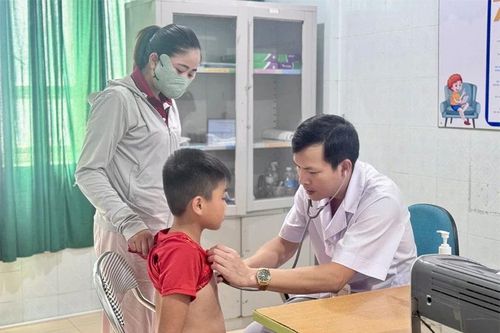 Nắng nóng gay gắt, gia tăng nguy cơ mắc bệnh lý tim mạch, hô hấp, truyền nhiễm
