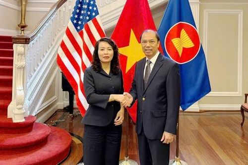 Đoàn công tác tỉnh Bắc Ninh thăm và làm việc tại Đại sứ quán Việt Nam tại Hoa Kỳ