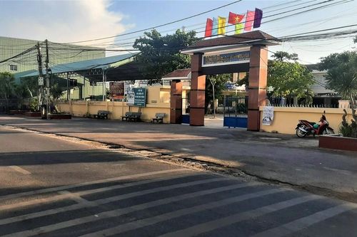Xã Tuy Phước Đông xóa bỏ bến xe tự phát trước cổng trường