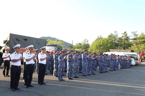 Bộ Tư lệnh Vùng 4 Hải quân xuất quân thực hiện nhiệm vụ thi công xây dựng nhà ở hỗ trợ gia đình chính sách tại Khánh Hòa
