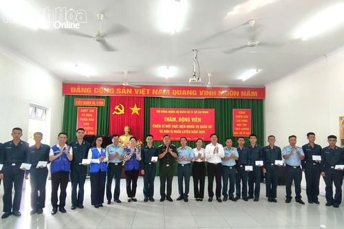 Đoàn công tác Hội đồng Nghĩa vụ quân sự TP. Hồ Chí Minh thăm, động viên chiến sĩ mới tại Sư đoàn 377