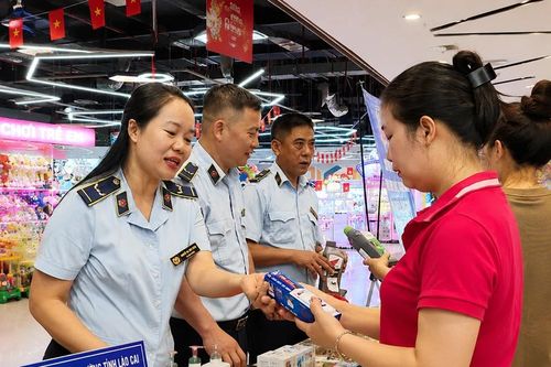 Livestream bán hàng giả - 'Chiêu trò' mới trên không gian mạng