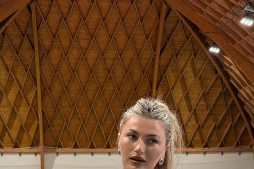 Madison Appel: Nữ huấn luyện viên tennis gây sốt với vóc dáng và chuyên môn NCAA