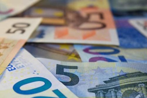 Tỷ giá Euro ngày 26/5: Ngân hàng đồng loạt điều chỉnh giảm, thị trường tự do đi ngược xu hướng
