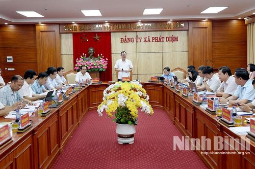 Đoàn công tác của Ban Thường vụ Tỉnh ủy làm việc với Thường trực Đảng ủy các xã thuộc nhóm 5