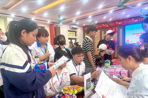 'Cầu nối' doanh nghiệp với người lao động
