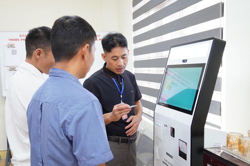 Tăng ca phục vụ Nhân dân