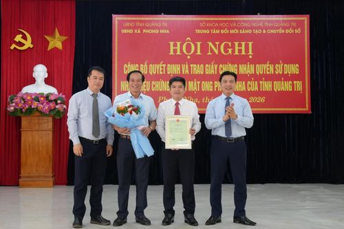 Công bố và đón nhận văn bằng bảo hộ nhãn hiệu chứng nhận 'Mật ong Phong Nha'