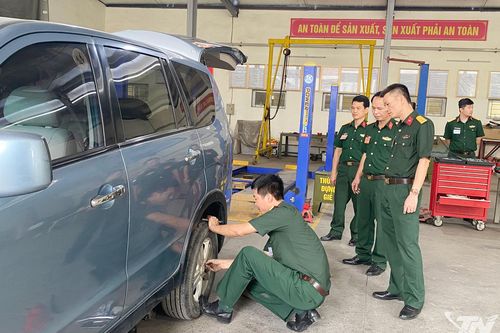 Giữ 'mạch sống' cho vũ khí, trang bị