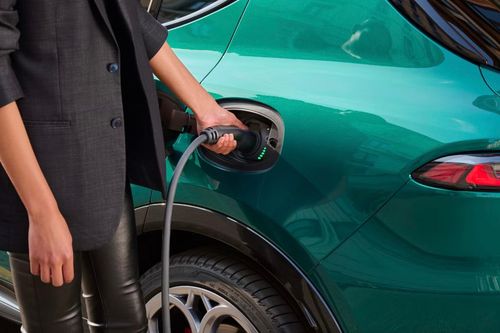 Hybrid cắm điện (PHEV) khác gì hybrid thường? Vì sao nhiều người vẫn e dè xe PHEV?