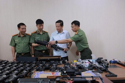 Công an Hà Tĩnh được Bộ Công an khen thưởng vụ phá đường dây chế tạo, mua bán trái phép vũ khí quân dụng