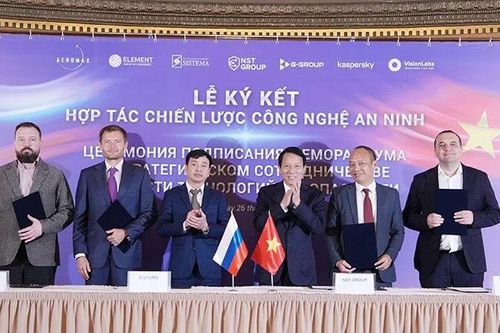 Bộ trưởng Lương Tam Quang dự Lễ ký kết Bản ghi nhớ với các đối tác công nghệ