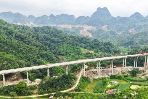 Đẩy nhanh tiến độ hai dự án cao tốc tại Lạng Sơn, Cao Bằng
