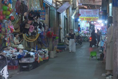 Chợ Phù Lỗ gỡ điểm nghẽn 10 năm, tiểu thương đã ký lại hợp đồng