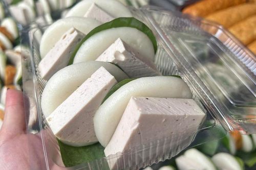 Bánh dày kẹp giò, chả