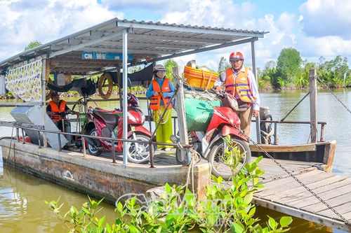 Văn hoá giao thông với bình yên sông nước