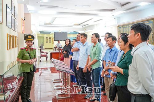 Khảo sát công tác bảo tồn, phát huy giá trị di tích lịch sử tại Đá Bạc và Vồ Dơi