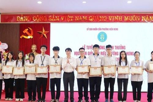 Phường Kiến Hưng tuyên dương 94 học sinh tiêu biểu