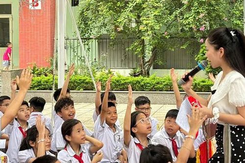 Nắng nóng trên 39 độ C, trường học Hà Nội được yêu cầu điều chỉnh giờ học