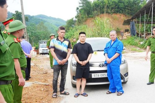 Thái Nguyên: Bắt 3 đối tượng chặn xe, dùng súng tự chế bắn người đi đường