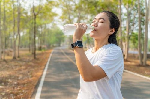 Nắng nóng đỉnh điểm - nên uống nước như thế nào để đảm bảo sức khỏe?