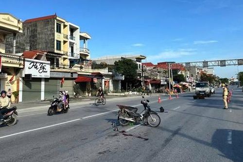 1 ngày, 2 người tử vong vì sang đường kiểu 'tiện đâu băng đó'
