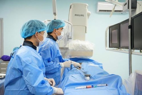Cứu sống nữ du khách Trung Quốc vỡ lách độ IV nguy kịch