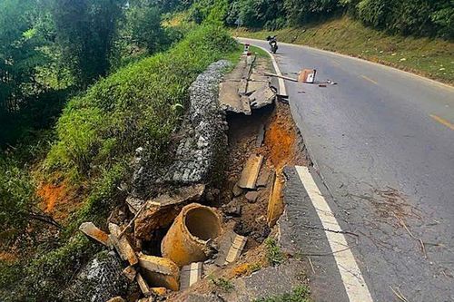 Quốc lộ 6 qua Điện Biên xuất hiện nhiều điểm sạt lở nguy hiểm