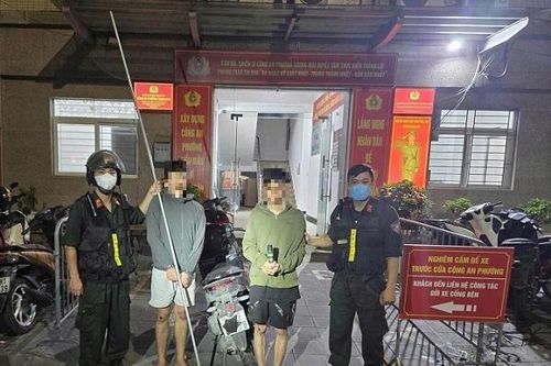 Hà Nội: Bắt nhóm 'quái xế' mang tuýp sắt, xịt hơi cay tấn công Tổ công tác 141