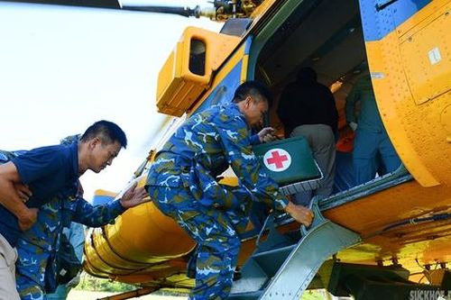Quân y Không quân diễn tập cấp cứu, vận chuyển nạn nhân bằng trực thăng