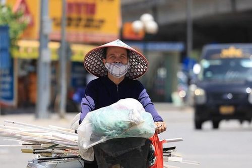 Kỷ lục nắng nóng ở Hà Nội bị phá vỡ khi nhiệt độ trạm khí tượng lên đến 41.1 độ