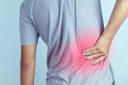 Đau lưng kéo dài, cảnh giác với trượt đốt sống thắt lưng