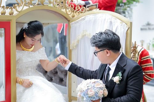 Đám cưới kiểu hoàng gia tại TP HCM bất ngờ viral