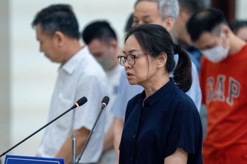 Hai cựu Cục trưởng An toàn thực phẩm được tuyên giảm án tù