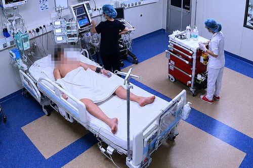 Bệnh diễn tiến thần tốc, bé trai nguy kịch chỉ sau vài giờ sốt