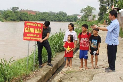 Thái Nguyên gắn biển cảnh báo nguy hiểm đề phòng đuối nước