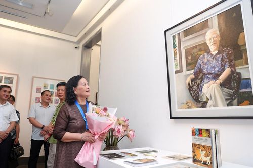 'Vinh dự cho nhà ta'