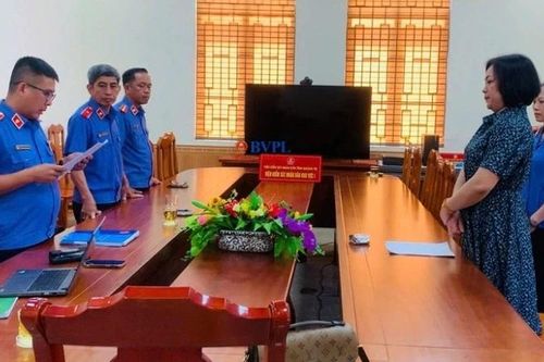 Khởi tố, bắt tạm giam nguyên Chi Cục trưởng Thi hành án dân sự thành phố Đồng Hới