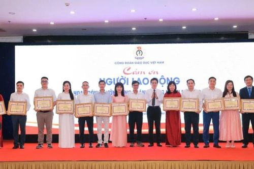 Công đoàn Giáo dục Việt Nam cảm ơn người lao động