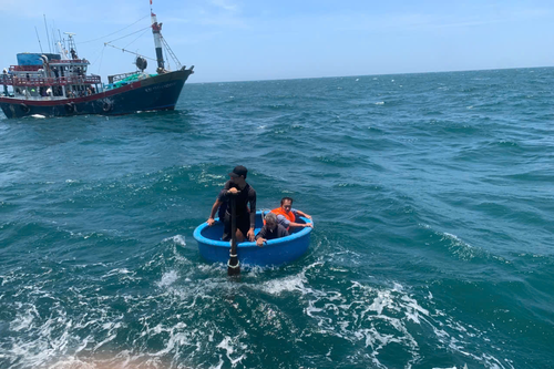 Vụ tàu cá gặp nạn trên vùng biển Hải Phòng: Cứu vớt thành công toàn bộ 11 người