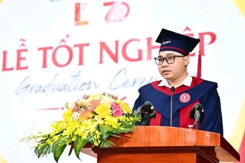 Nam sinh Bách khoa tốt nghiệp xuất sắc trước 1 kỳ với GPA 3.7: 'Gia đình còn khó khăn nên bản thân mình phải cố gắng'