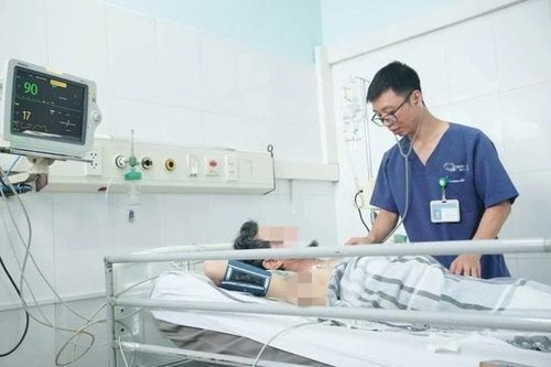 Nhiều người sốc nhiệt nguy kịch do nắng nóng, bác sĩ cảnh báo!