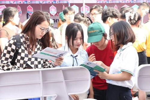 Trường Đại học Khoa học Sức khỏe cộng điểm cho thí sinh có IELTS, SAT