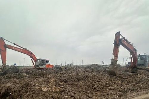 Khởi tố giám đốc doanh nghiệp đổ hơn 370 tấn chất thải trái phép vào cụm công nghiệp ở Hưng Yên